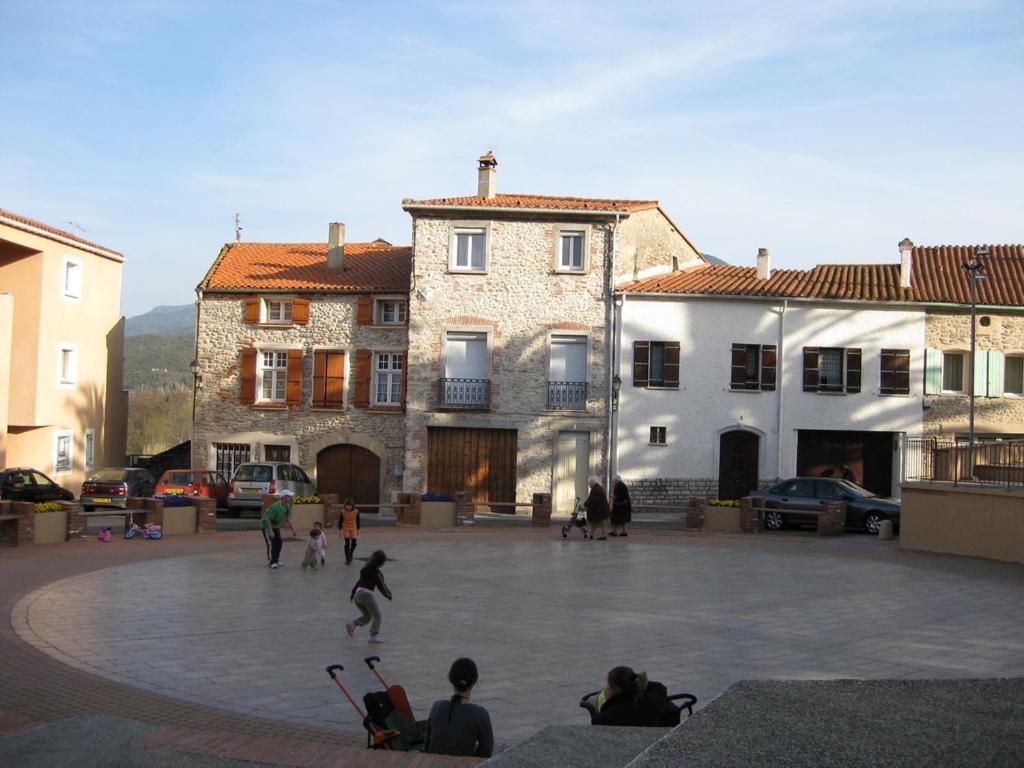 לה בולו Appartement Centre Ville Du Boulou Pour 2 Adultes-2 Enfants- Check In 17H-21H--Juillet-Aout Reservation De 7 Jours Mini מראה חיצוני תמונה